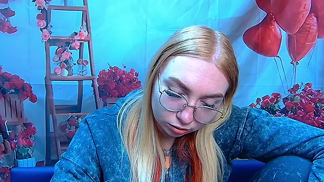 BeatriceFly online show from April 18, 1:15 pm