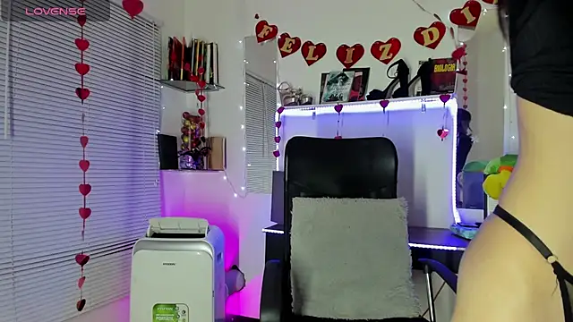 Snapshot of YUKIODAVIS chatting on February 21, 12:27 am YUKIODAVIS online show from February 21, 12:27 am