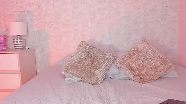 Snapshot of DahianaWalcott chatting on February 20, 2:07 am DahianaWalcott online show from February 20, 2:07 am