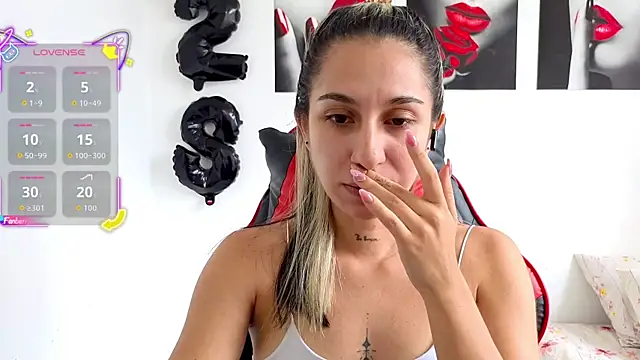 Snapshot of tammyandrade_ chatting on September 15, 3:45 pm tammyandrade online show from September 15, 3:45 pm