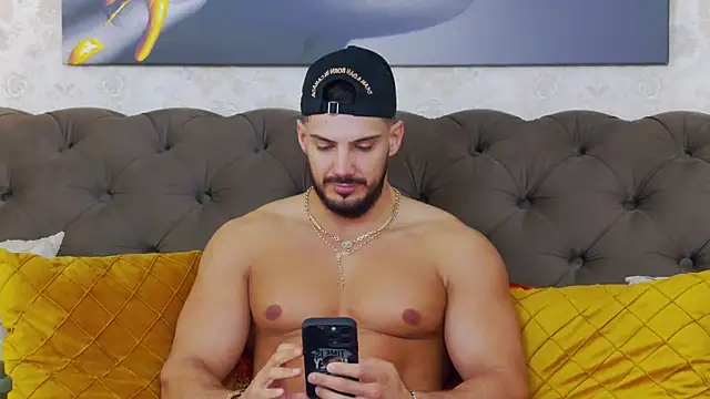 Snapshot of DustinKeent chatting on February 3, 9:30 am DustinKeent online show from February 3, 9:30 am