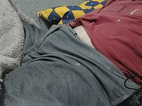 mfreitas005 online show from October 2, 1:23 am