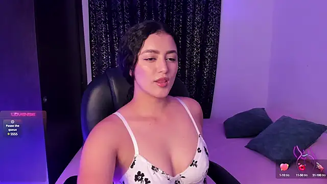 Snapshot of Adhara-zanne chatting on January 27, 2:31 am Adhara-zanne online show from January 27, 2:31 am