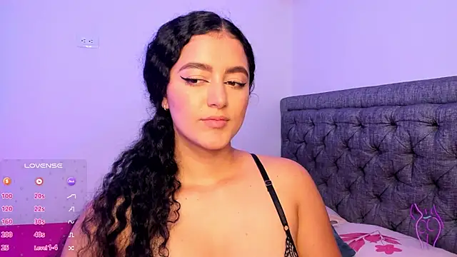 Adhara-zanne online show from November 17, 9:15 am