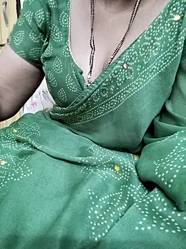 Snapshot of sunitha-3 chatting on March 19, 10:33 am sunitha-3 online show from March 19, 10:33 am