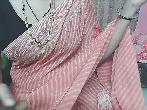 Snapshot of sunitha-3 chatting on October 10, 4:33 am sunitha-3 online show from October 10, 4:33 am