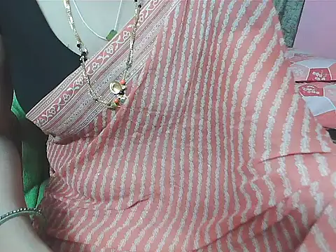 Snapshot of sunitha-3 chatting on October 31, 5:58 pm sunitha-3 online show from October 31, 5:58 pm