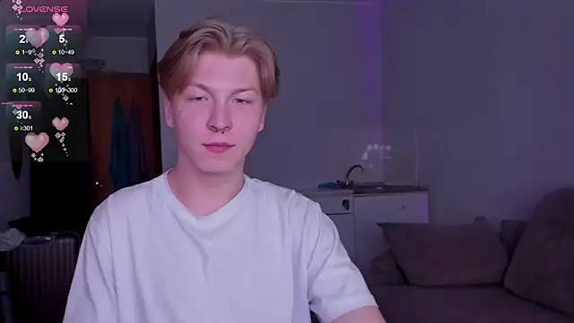 Snapshot of TheMikeSever chatting on December 5, 12:25 pm TheMikeSever online show from December 5, 12:25 pm