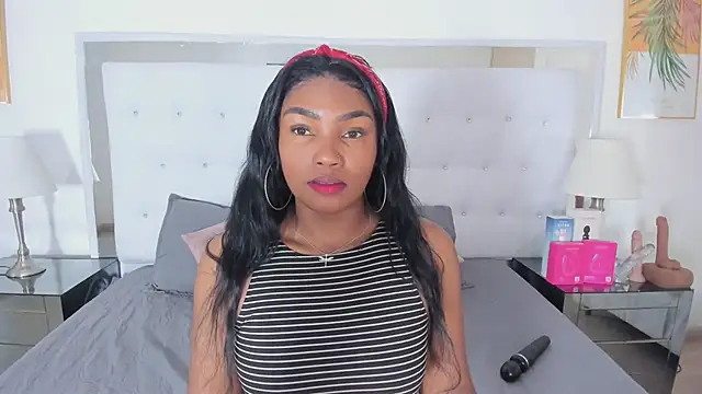 Isla Scott online show from April 14, 11:27 am