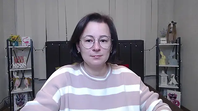 Snapshot of MarieSho chatting on February 3, 7:07 am MarieSho online show from February 3, 7:07 am