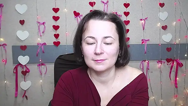 Snapshot of MarieSho chatting on February 5, 3:34 am MarieSho online show from February 5, 3:34 am