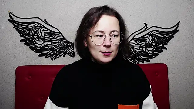 Snapshot of MarieSho chatting on February 5, 6:04 pm MarieSho online show from February 5, 6:04 pm