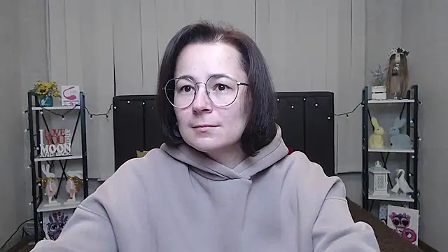 Snapshot of MarieSho chatting on February 7, 7:18 am MarieSho online show from February 7, 7:18 am