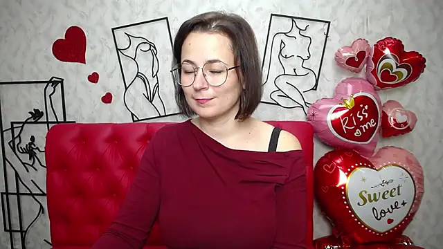 Snapshot of MarieSho chatting on February 13, 12:13 am MarieSho online show from February 13, 12:13 am
