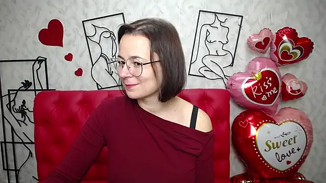Snapshot of MarieSho chatting on February 13, 3:29 am MarieSho online show from February 13, 3:29 am