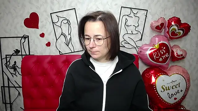 Snapshot of MarieSho chatting on February 14, 7:07 am MarieSho online show from February 14, 7:07 am