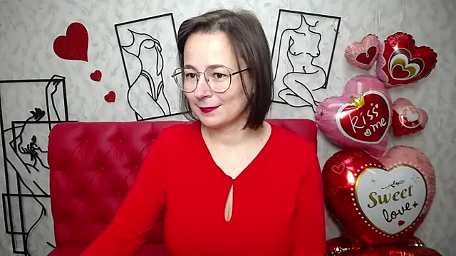 Snapshot of MarieSho chatting on February 14, 10:17 am MarieSho online show from February 14, 10:17 am