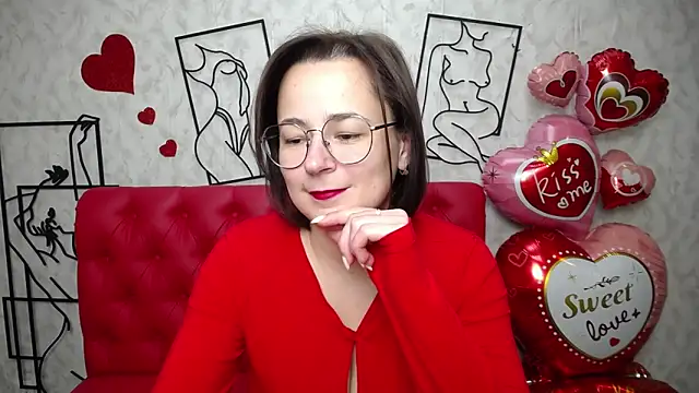 Snapshot of MarieSho chatting on February 14, 1:18 pm MarieSho online show from February 14, 1:18 pm