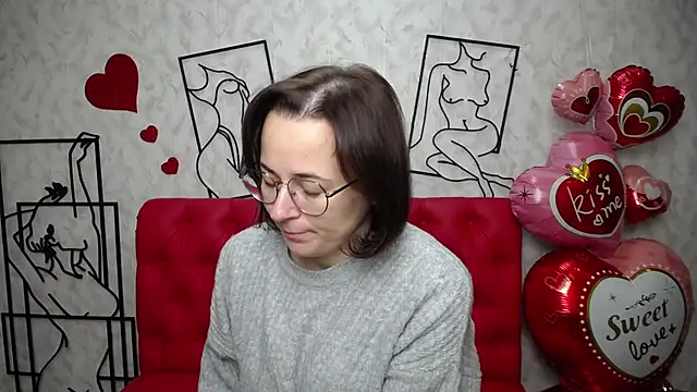 Snapshot of MarieSho chatting on February 16, 8:21 am MarieSho online show from February 16, 8:21 am