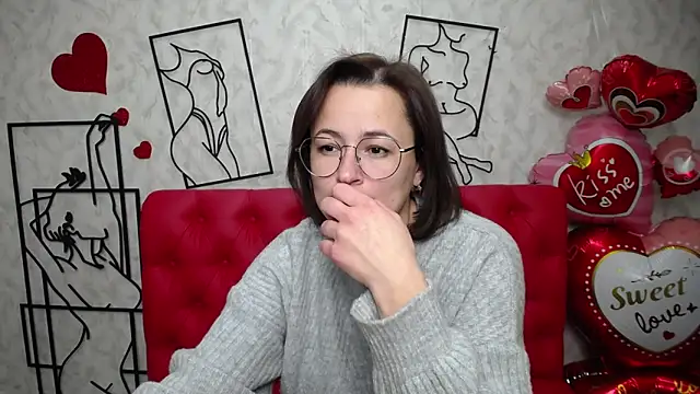 Snapshot of MarieSho chatting on February 22, 12:05 am MarieSho online show from February 22, 12:05 am
