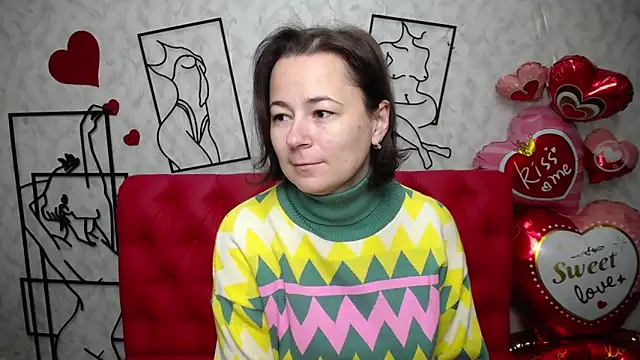 Snapshot of MarieSho chatting on February 24, 7:11 am MarieSho online show from February 24, 7:11 am