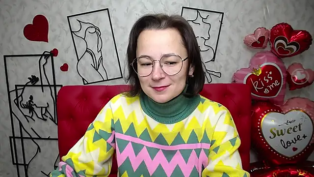 Snapshot of MarieSho chatting on February 24, 10:15 am MarieSho online show from February 24, 10:15 am