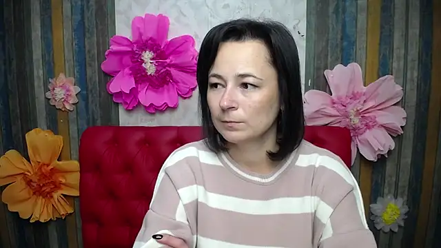 Snapshot of MarieSho chatting on October 13, 5:24 pm MarieSho online show from October 13, 5:24 pm