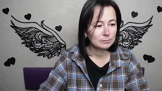 Snapshot of MarieSho chatting on October 17, 6:05 am MarieSho online show from October 17, 6:05 am
