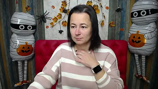 Snapshot of MarieSho chatting on October 20, 6:14 am MarieSho online show from October 20, 6:14 am