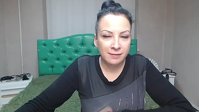 ElizabethSho online show from December 8, 3:21 am