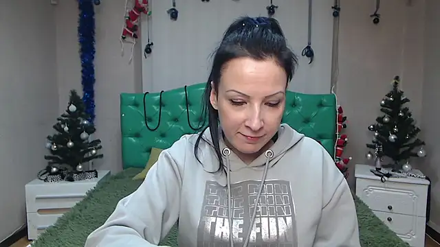 ElizabethSho online show from December 28, 1:08 am