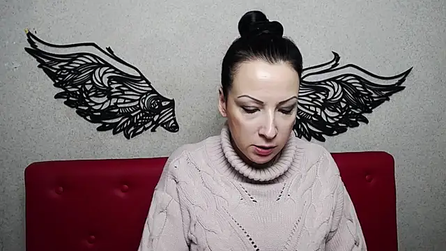 ElizabethSho online show from February 10, 9:15 pm