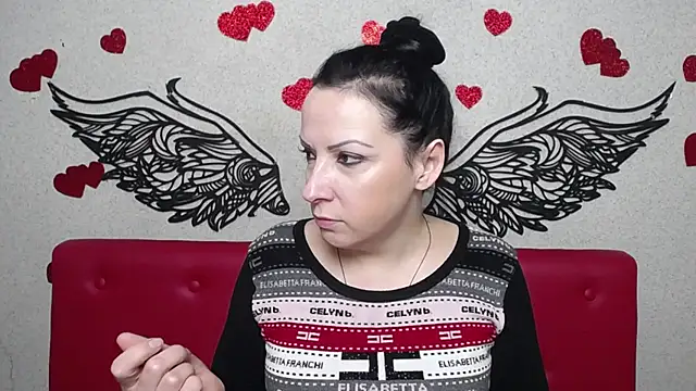 ElizabethSho online show from March 6, 6:05 pm