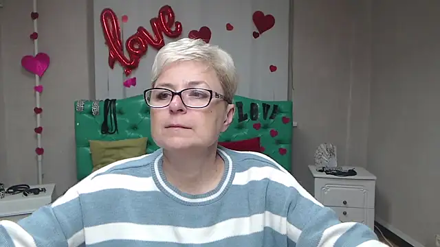 EmiliaGree online show from September 30, 5:07 pm