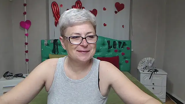 EmiliaGree online show from October 19, 5:08 am