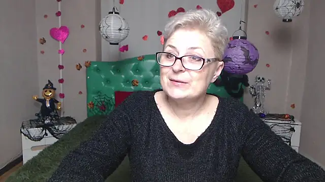 EmiliaGree online show from November 14, 6:06 pm