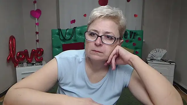 EmiliaGree online show from November 25, 6:08 pm