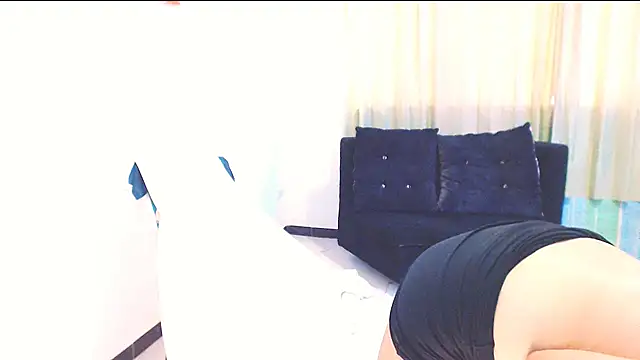 Snapshot of Stephanie520 chatting on December 25, 6:52 pm Stephanie520 online show from December 25, 6:52 pm