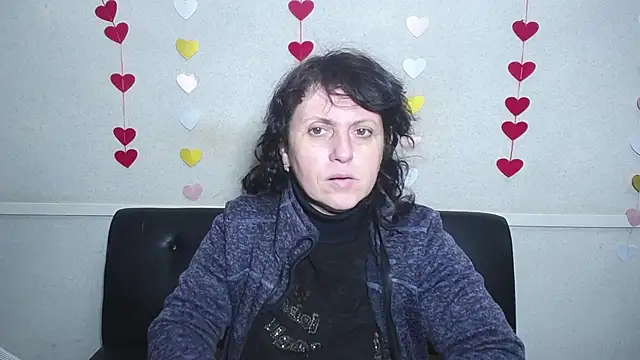 LuciaMii online show from February 5, 6:02 am