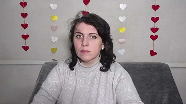 LuciaMii online show from February 16, 6:10 am