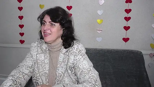 LuciaMii online show from March 8, 6:10 am