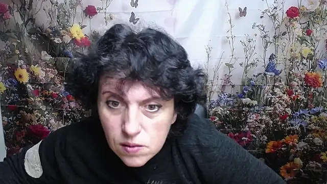 LuciaMii online show from October 10, 5:06 am