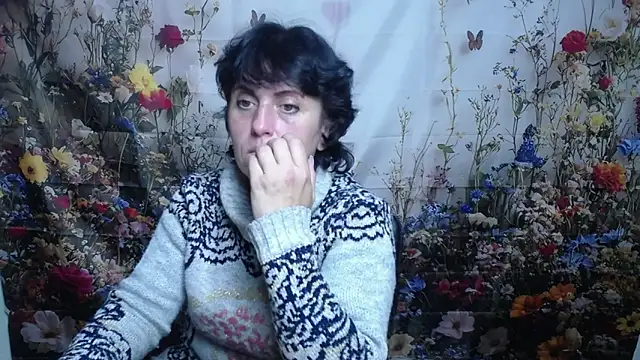 LuciaMii online show from October 15, 5:13 pm