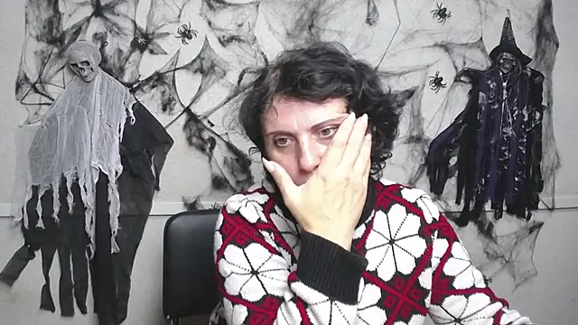 LuciaMii online show from November 11, 6:02 am