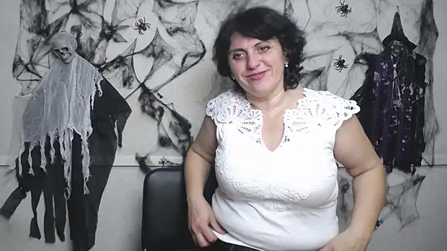 LuciaMii online show from November 12, 6:14 am