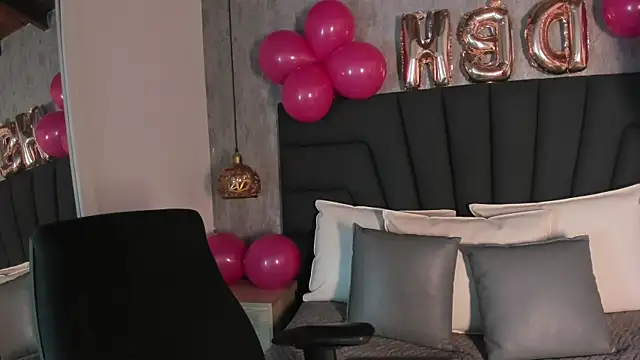 Snapshot of SARA_STONE17 chatting on March 17, 12:04 pm SARA STONE17 online show from March 17, 12:04 pm