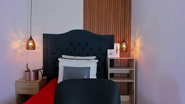 Snapshot of SARA_STONE17 chatting on September 29, 11:37 am SARA STONE17 online show from September 29, 11:37 am