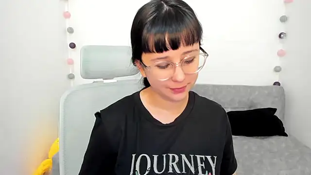 Snapshot of Sofiskies chatting on October 29, 12:24 am Sofiskies online show from October 29, 12:24 am