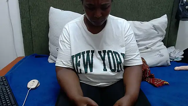 Thickchocolatex2 online show from February 14, 7:32 pm