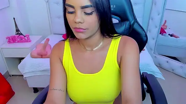 Snapshot of silvana__miller chatting on February 12, 7:02 pm silvana miller online show from February 12, 7:02 pm